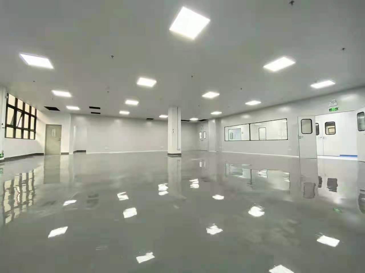 萬(wàn)級(jí)潔凈車(chē)間裝修有哪些布置方式？裝修路線(xiàn)有哪些？